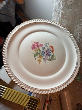 VTG Harker Pottery Royal Gadroon 10” Dinner Plate 22KT Gold Trim MINT 1940/1950